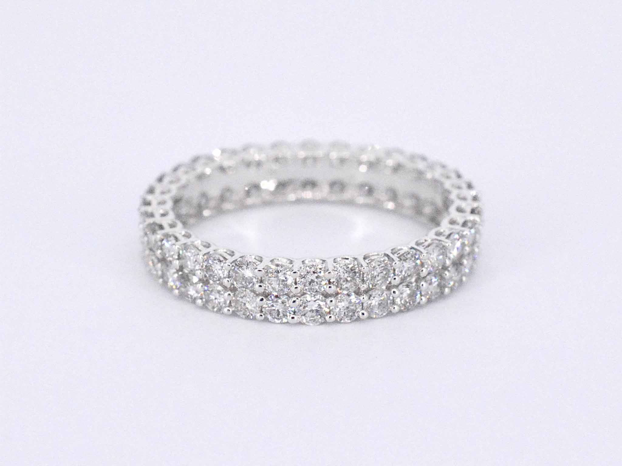Witgouden eternity ring met diamanten – 2.00 ct