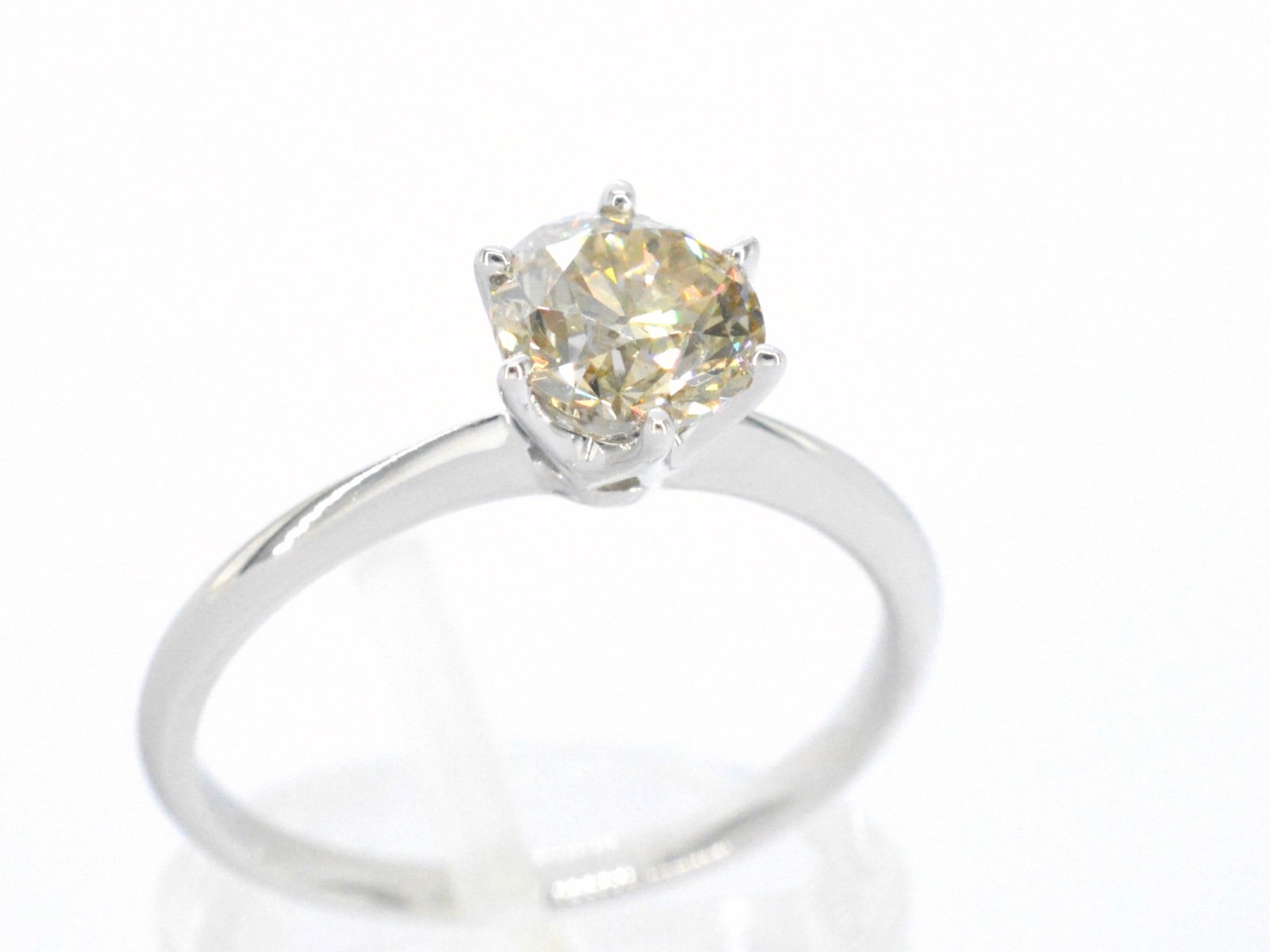 Witgouden solitair ring met diamant