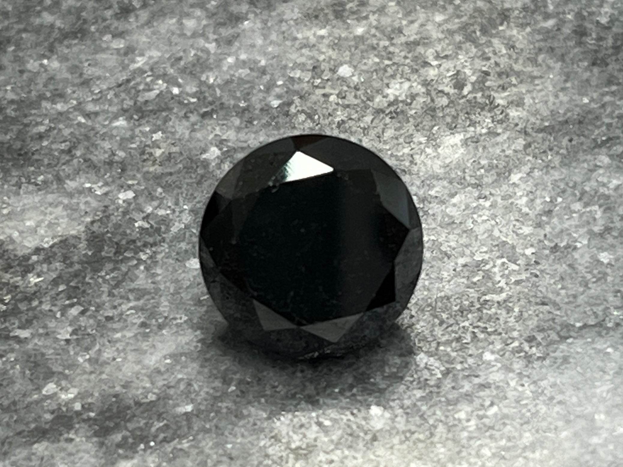Diamant - 11.35 carat zwarte natuurlijke diamant