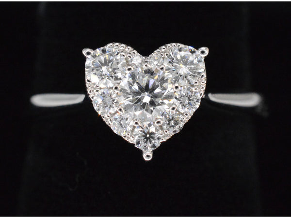 18 karaat witgouden ring met hart, volledig gezet met 0.75 ct natuurlijke briljant geslepen diamanten