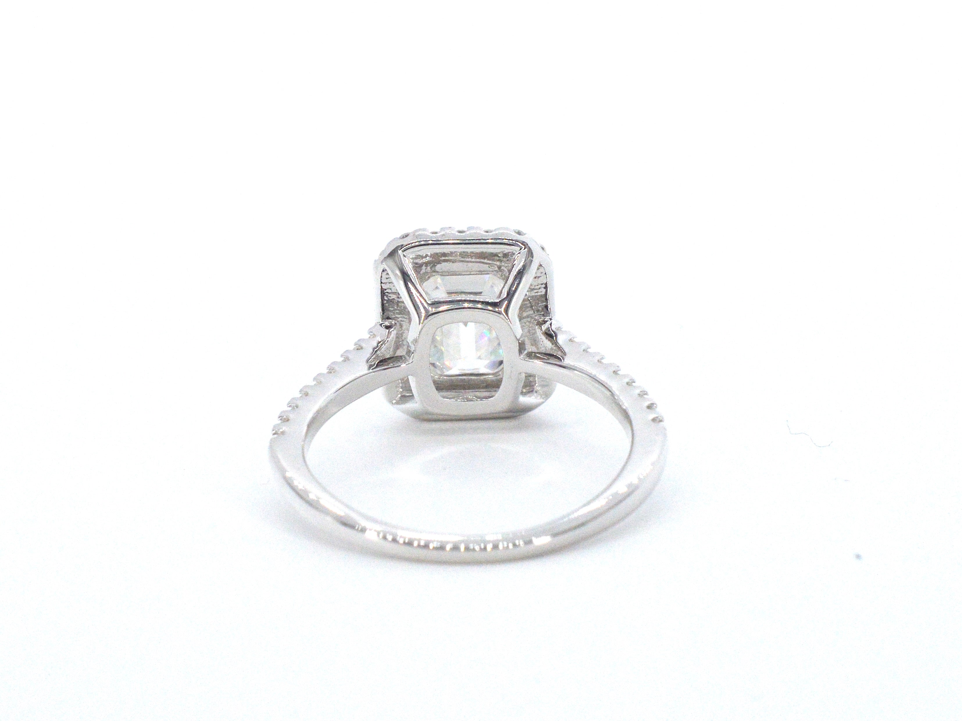 Entourage ring met emerald