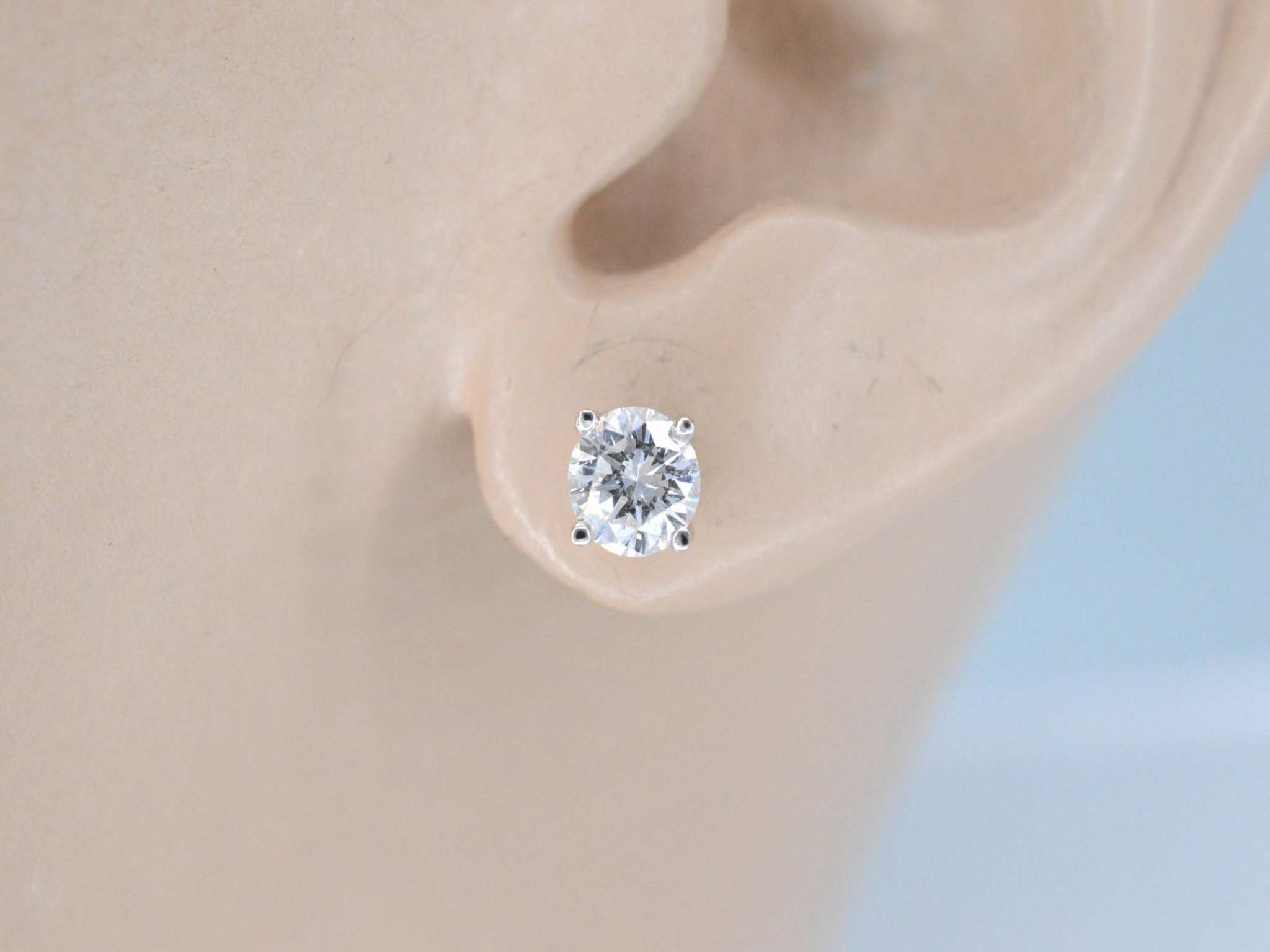 Witgouden diamanten oorbellen van 0.80 carat