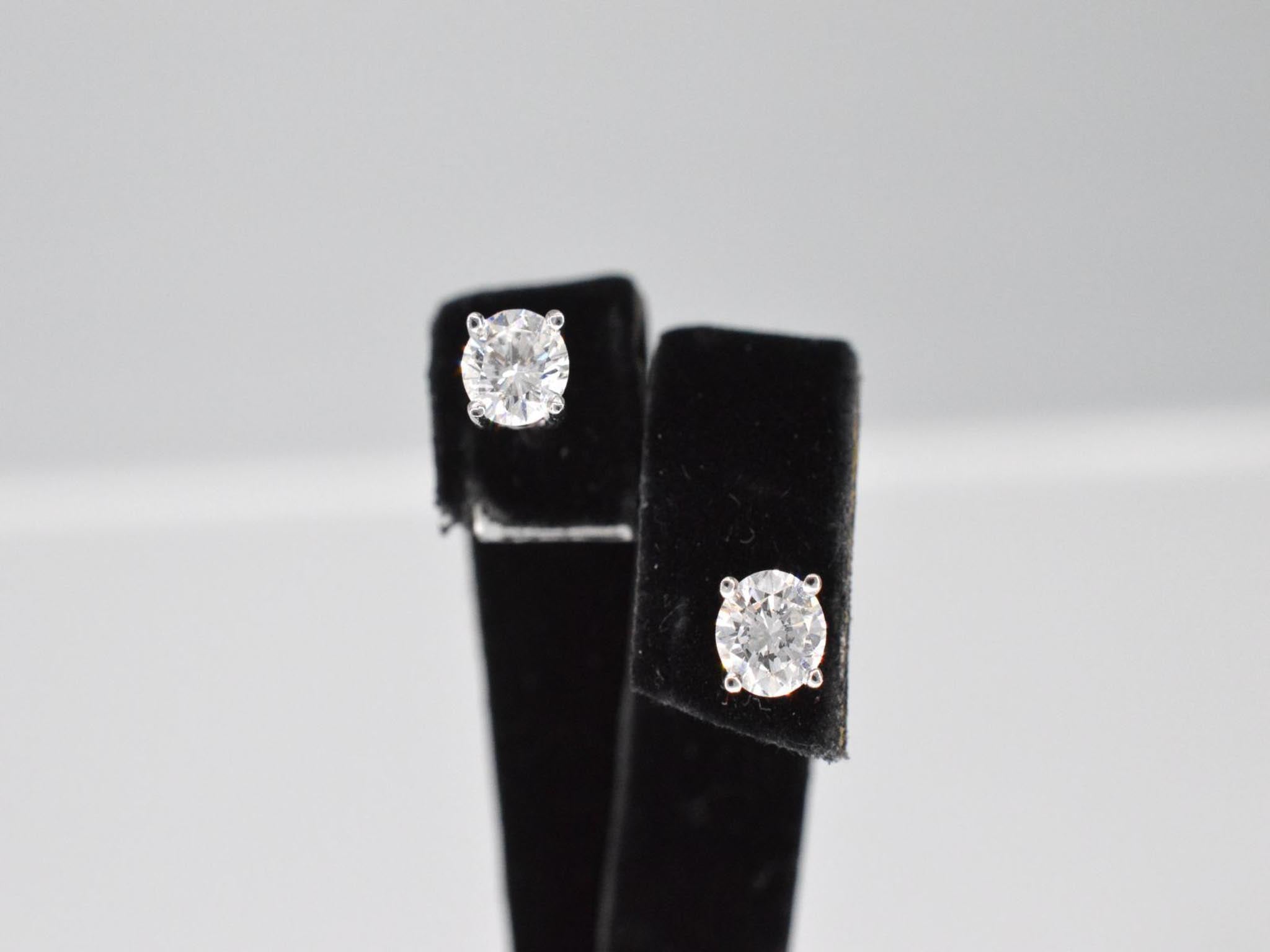 Witgouden diamanten oorbellen van 0.80 carat