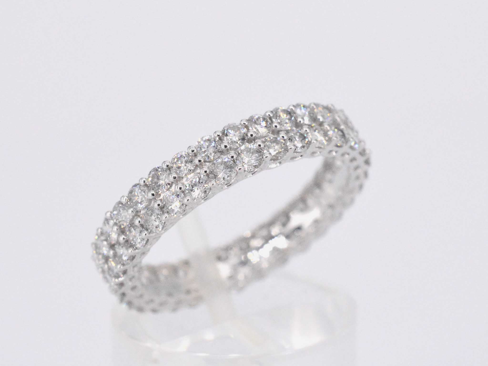 Witgouden eternity ring met diamanten – 2.00 ct