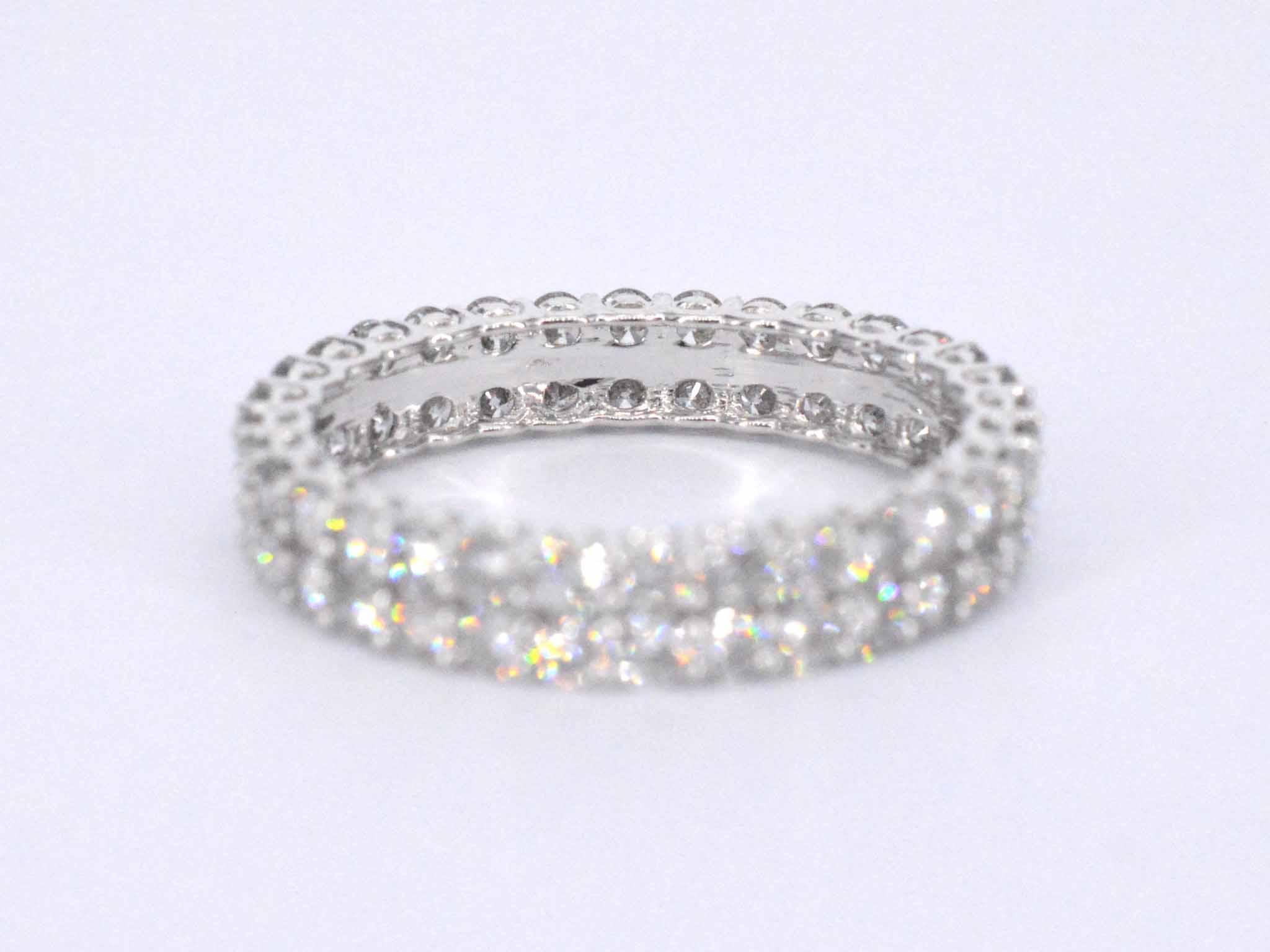 Witgouden eternity ring met diamanten – 2.00 ct