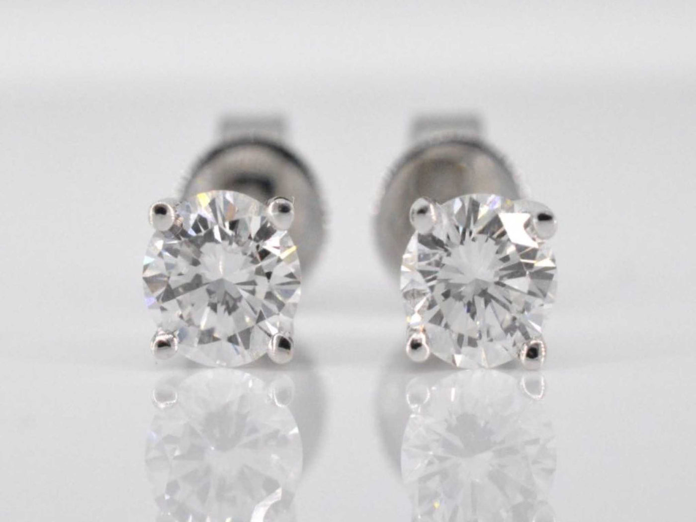 Witgouden eternity ring met diamanten – 2.00 ct