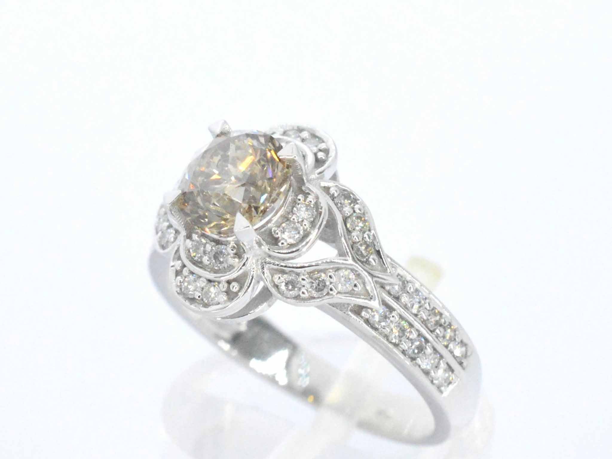 Gouden ring met diamanten