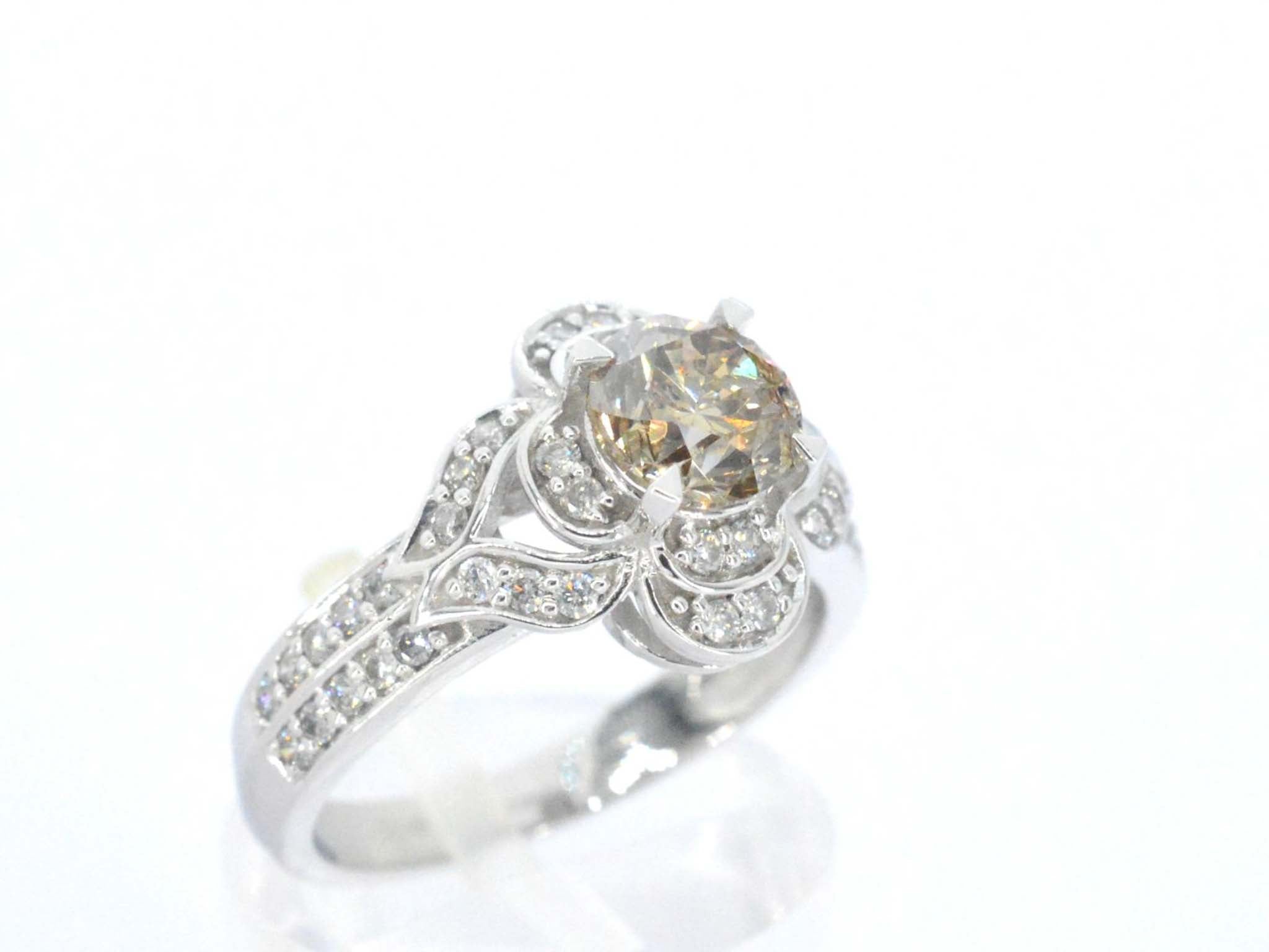 Gouden ring met diamanten