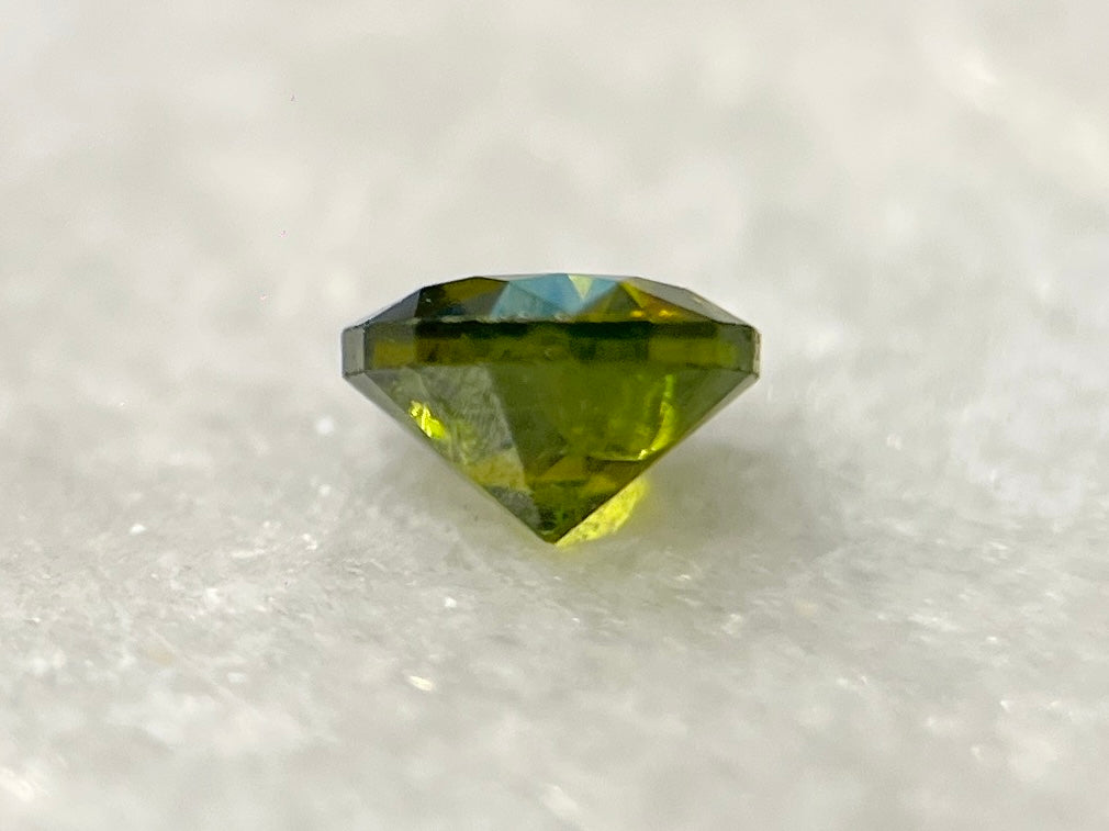 Demantoid - 0.53 carat natuurlijke demantoid
