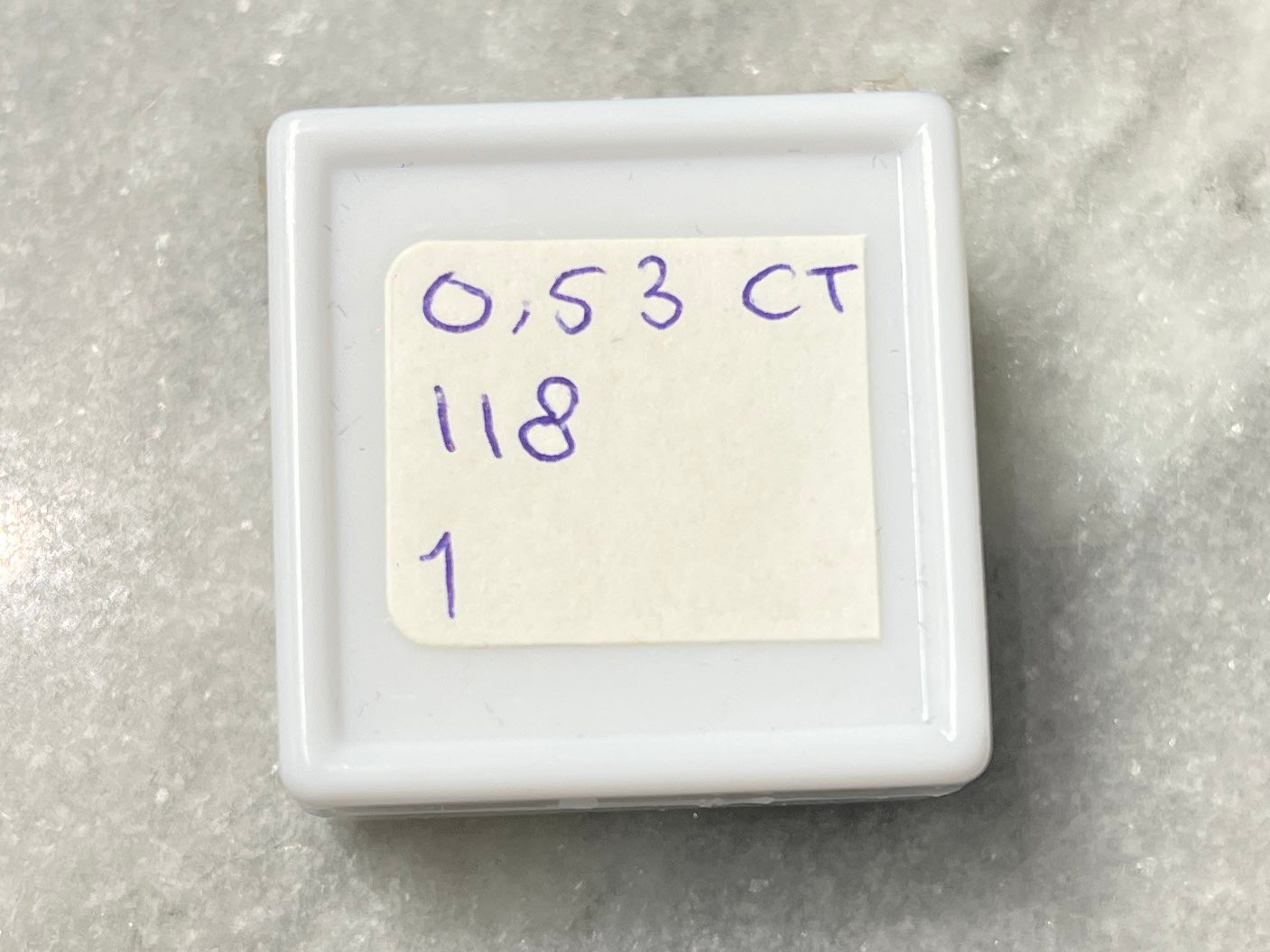 Demantoid - 0.53 carat natuurlijke demantoid