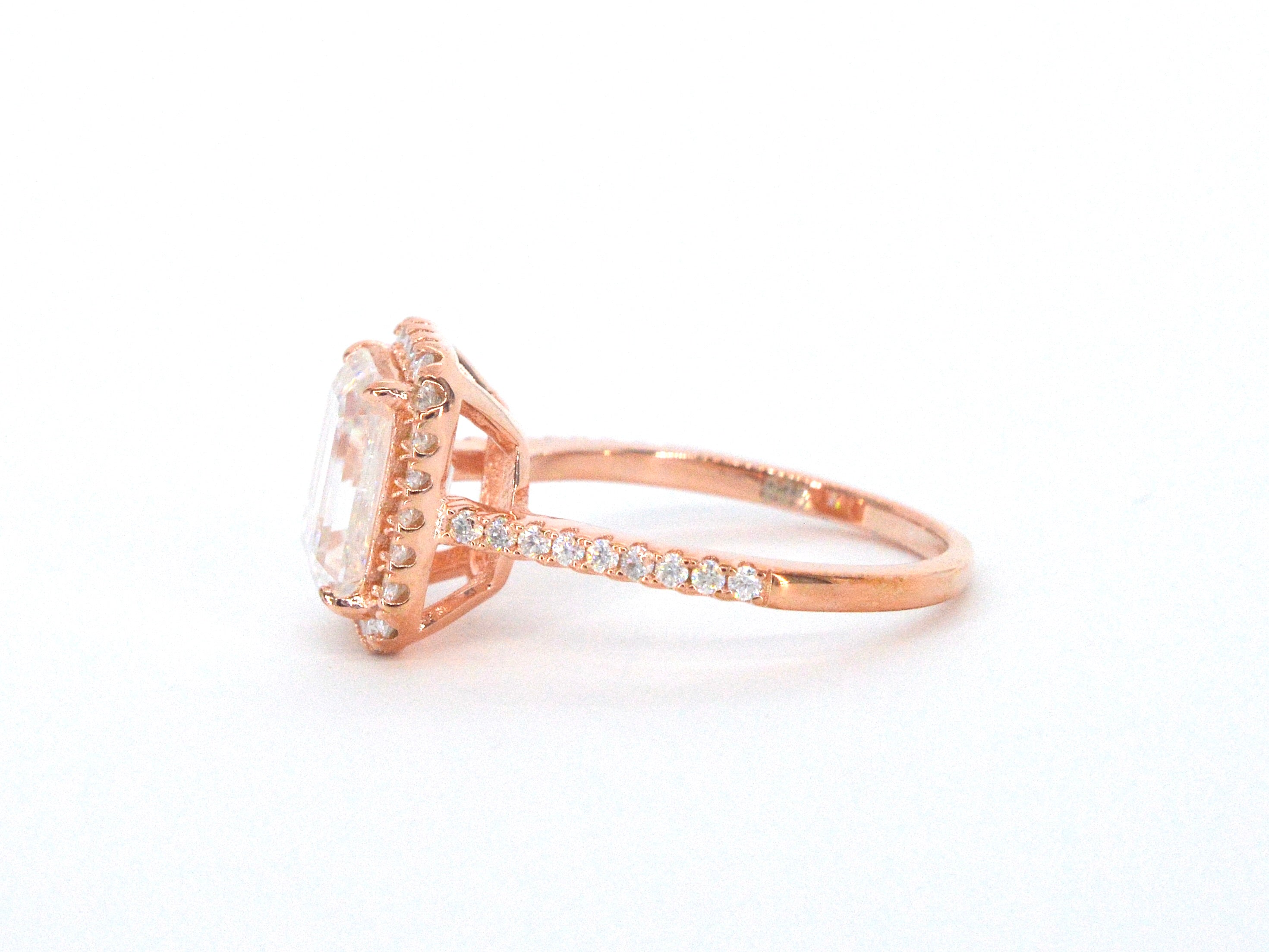 Entourage ring met emerald