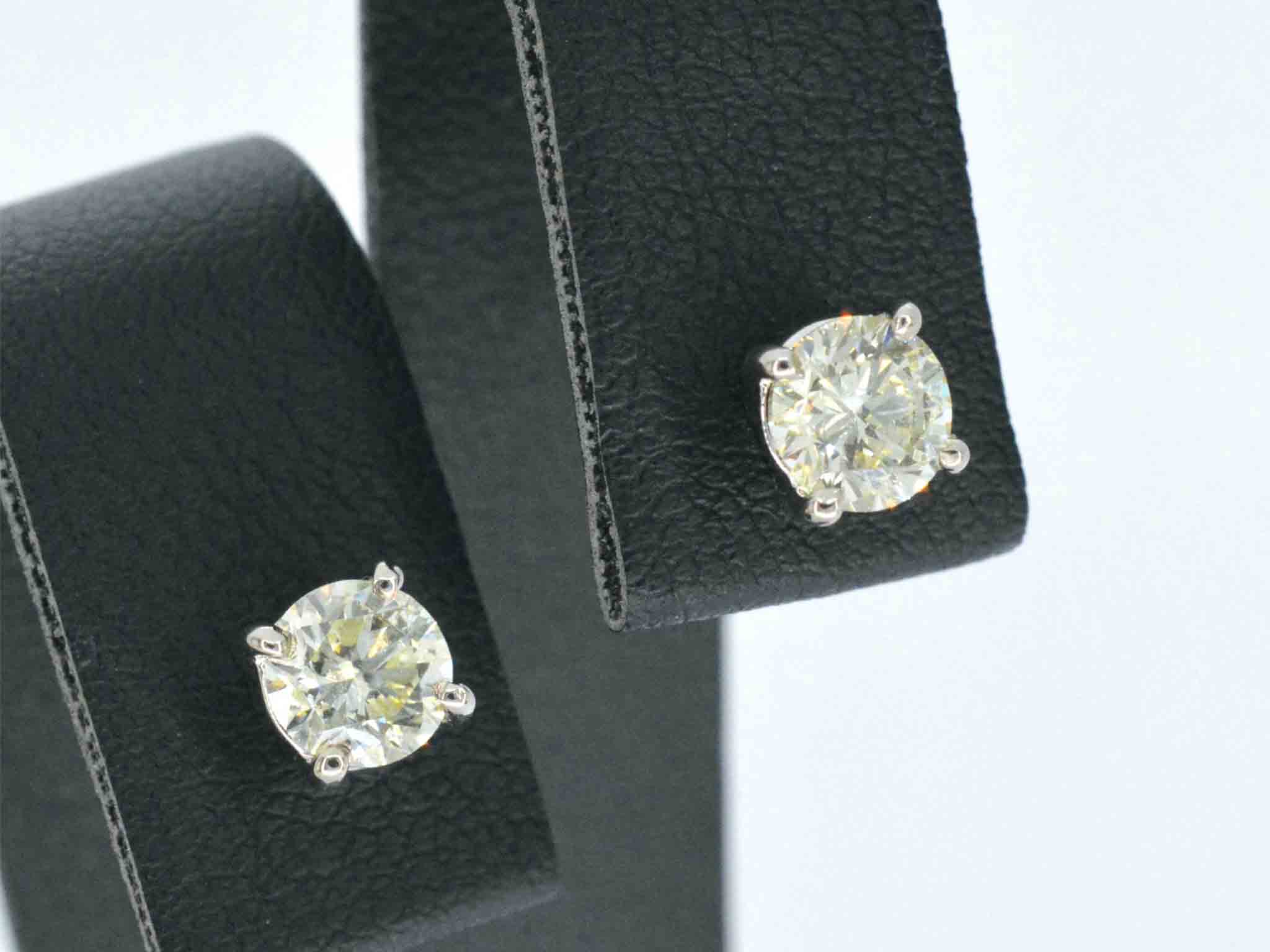 Witgouden oorbellen met diamanten – 1.00 ct