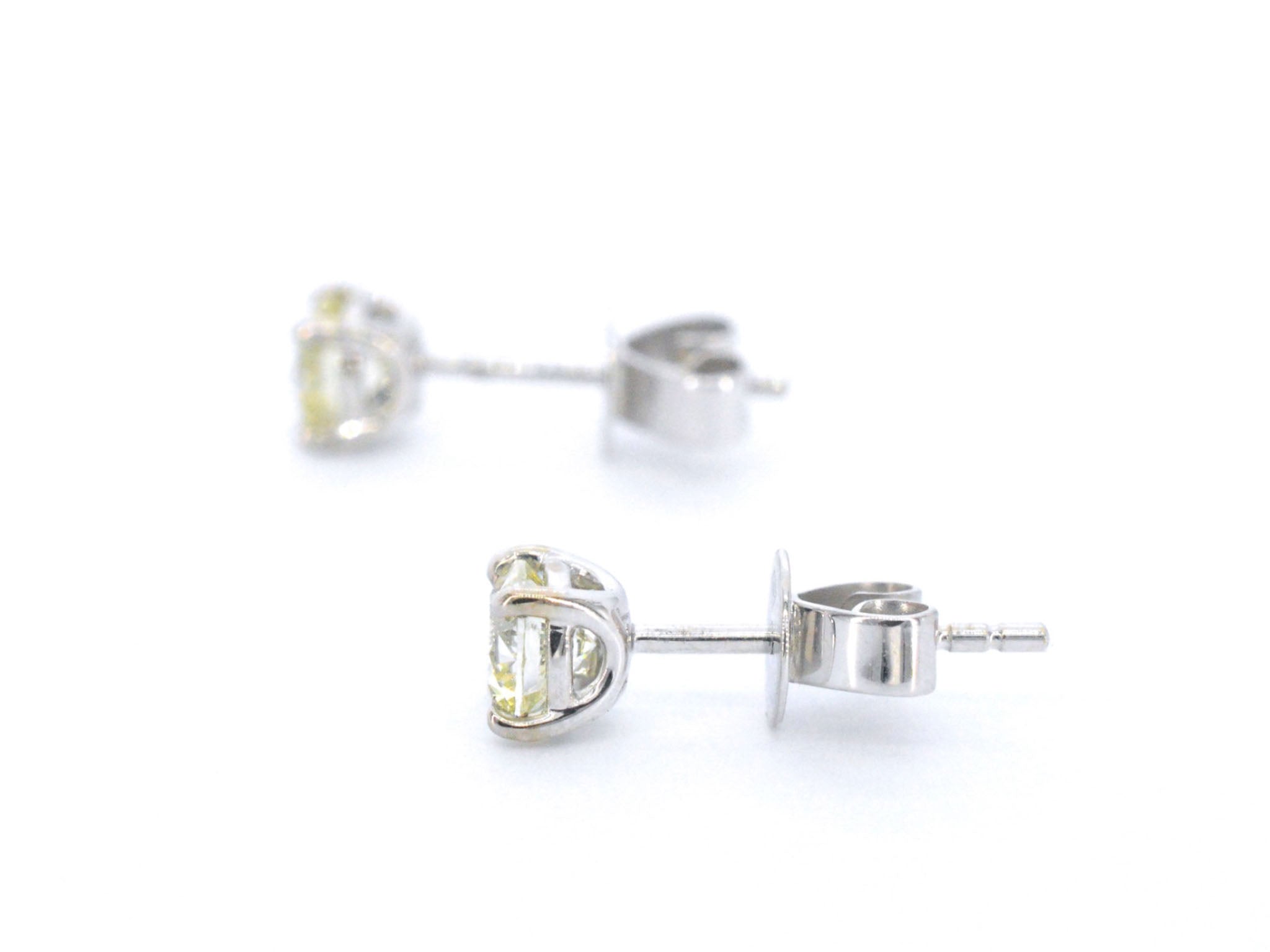 Witgouden oorbellen met diamanten – 1.00 ct