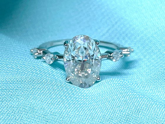 18k doublé ring, ovaal moissaniet 4.50 ct