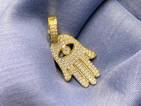 18k doublé gelukshanger met collier, geheel gezet met 0.75 ct briljant geslepen moissaniet
