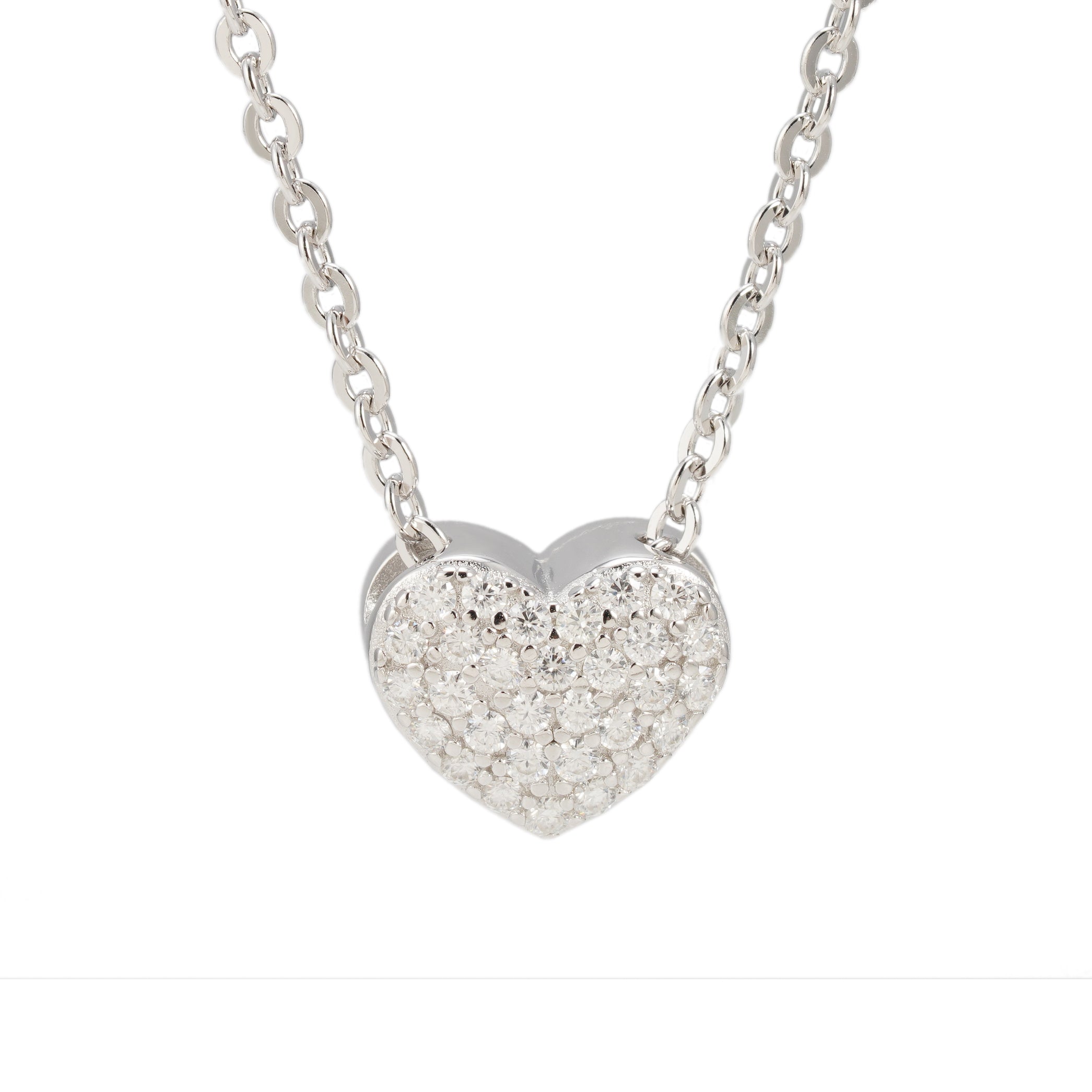 Ketting met hart en kleine ronde stenen in wit zilver