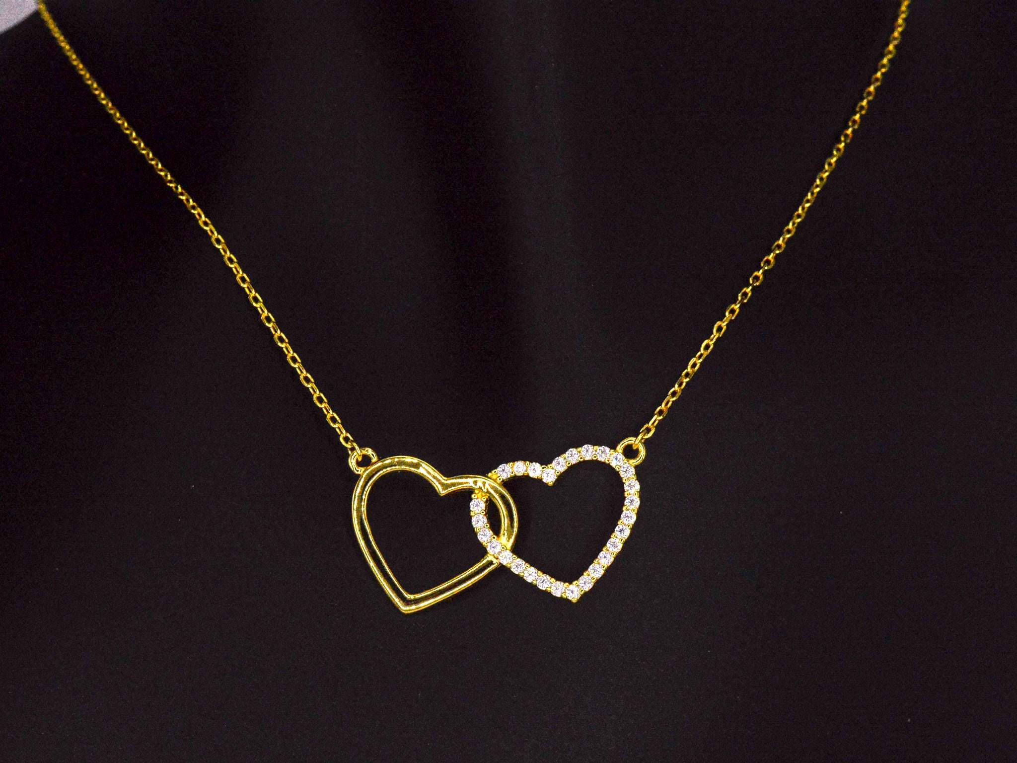 18 karaat witgouden schakelarmband, gezet met 0.60 ct natuurlijke briljant geslepen diamanten